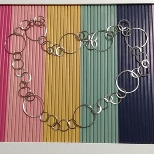 Lightweight silver circles necklace